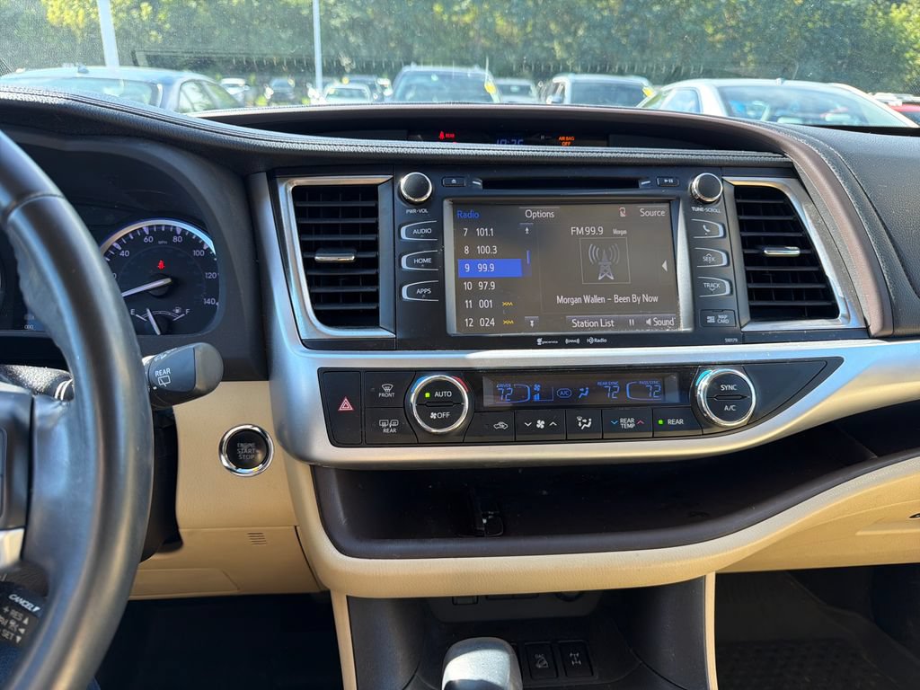 Used 2018 Toyota Highlander XLE AWD/4WD image 13
