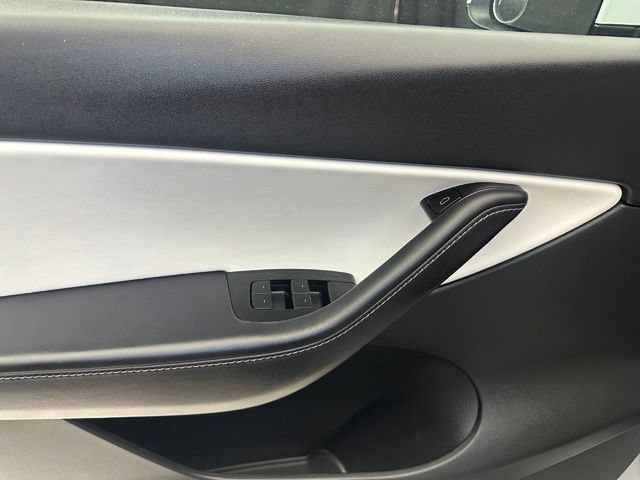 Used 2020 Tesla Model Y Long Range AWD/4WD image 22