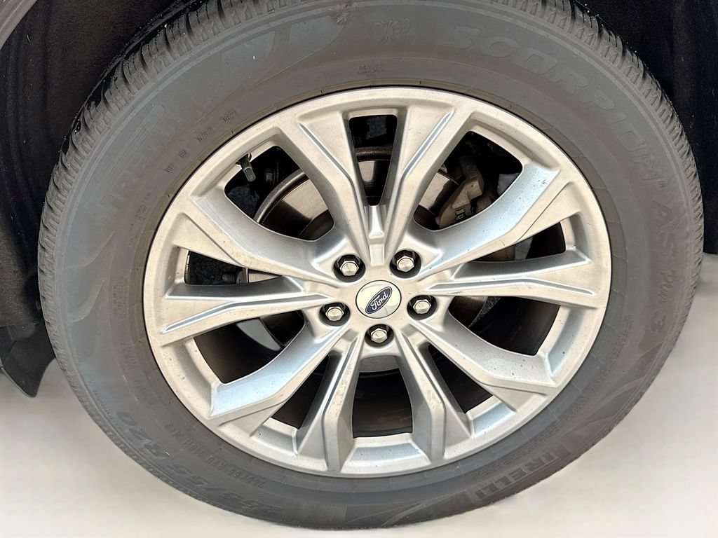 Used 2020 Ford Explorer XLT w/ Equipment Group 202A AWD/4WD image 33