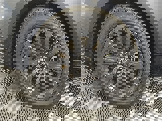 Used 2020 Land Rover Range Rover Velar R-Dynamic S image 13