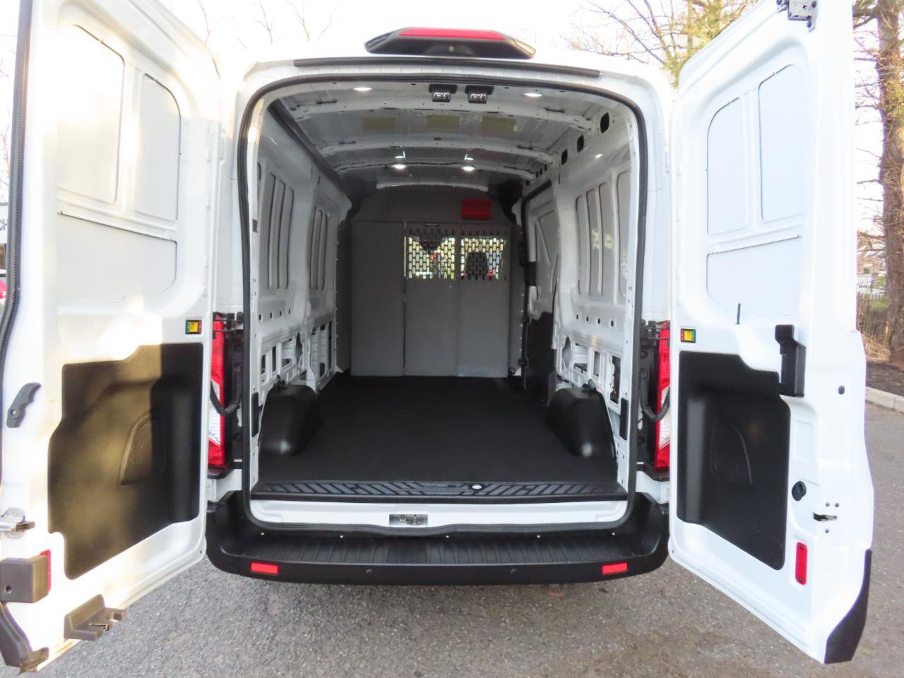 Used 2019 Ford Transit 250 148 Medium Roof RWD image 13
