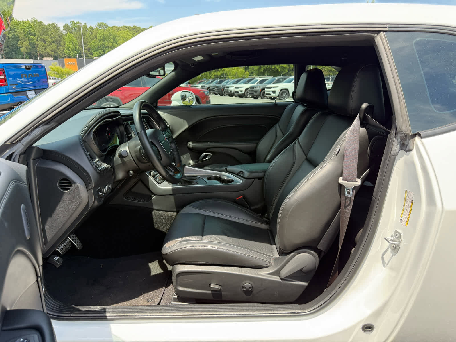 Used 2022 Dodge Challenger SXT w/ Plus Package RWD image 13
