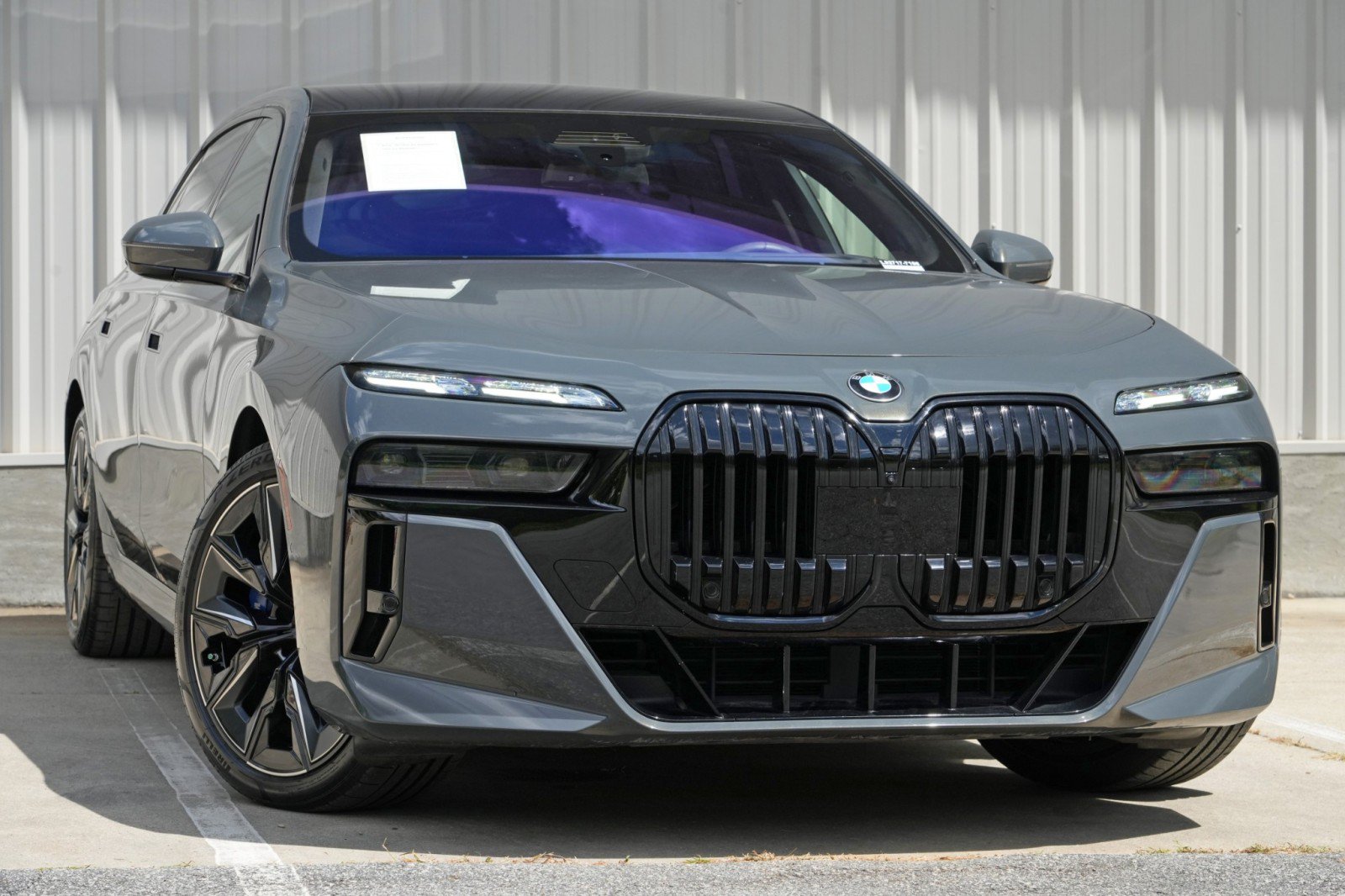 Used 2023 BMW 760i xDrive w/ Executive Package AWD/4WD image 4