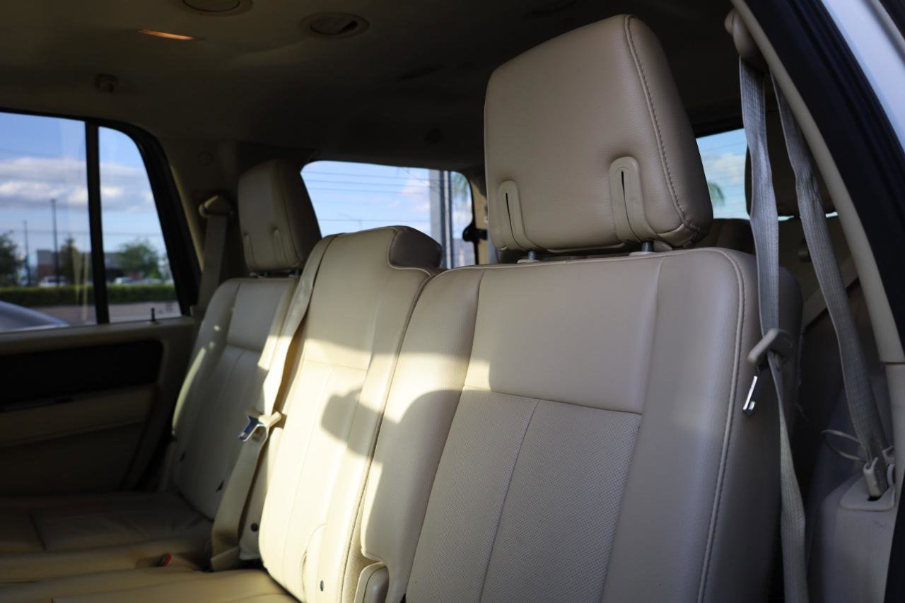 Used 2016 Ford Expedition XLT w/ Equipment Group 202A RWD image 14