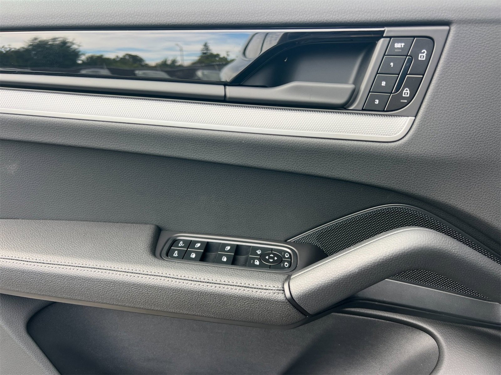 New 2025 Porsche Cayenne image 12