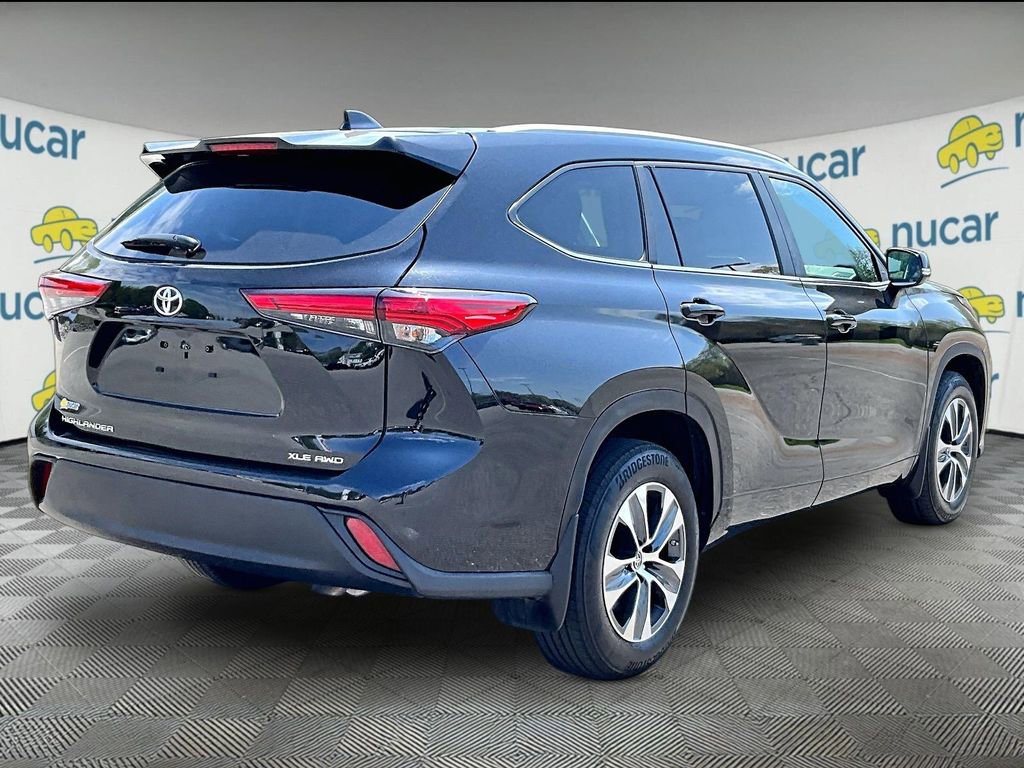 Used 2023 Toyota Highlander XLE AWD/4WD image 6