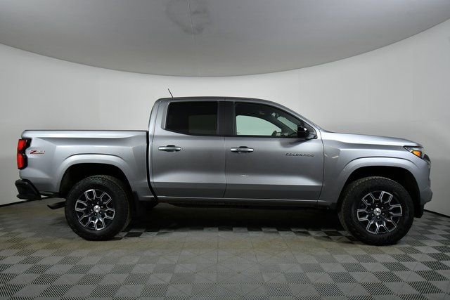 Used 2024 Chevrolet Colorado Z71 w/ Z71 Convenience Package 2 image 15