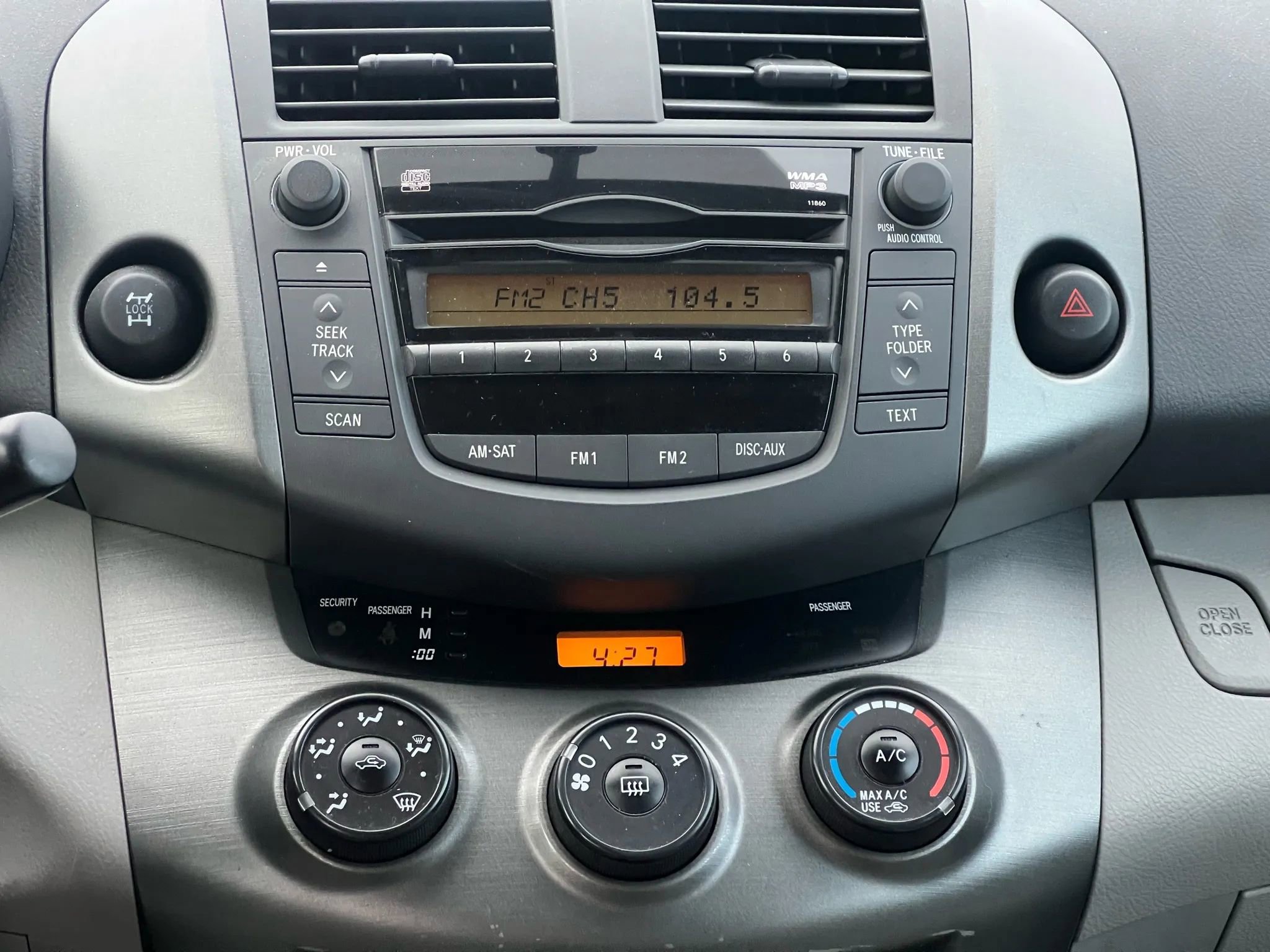 Used 2011 Toyota RAV4 4WD image 15