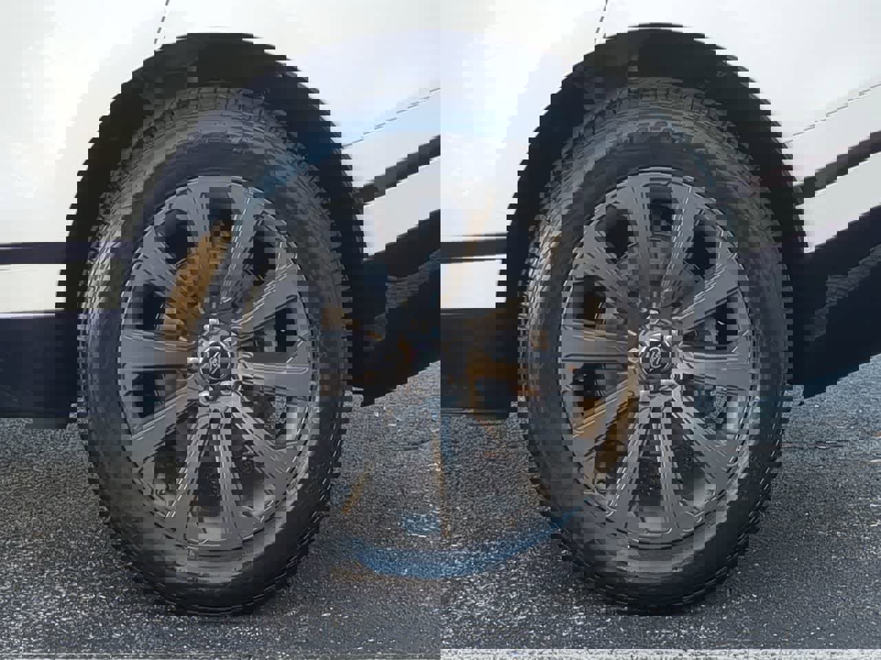 Used 2020 Land Rover Range Rover Velar R-Dynamic S image 14