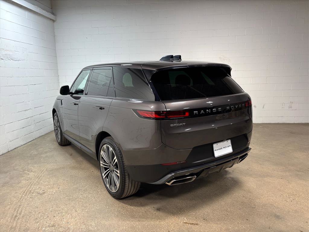 Used 2024 Land Rover Range Rover Sport SE image 9