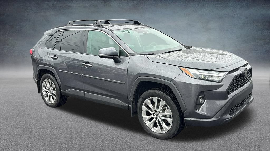Used 2023 Toyota RAV4 XLE Premium AWD/4WD image 32