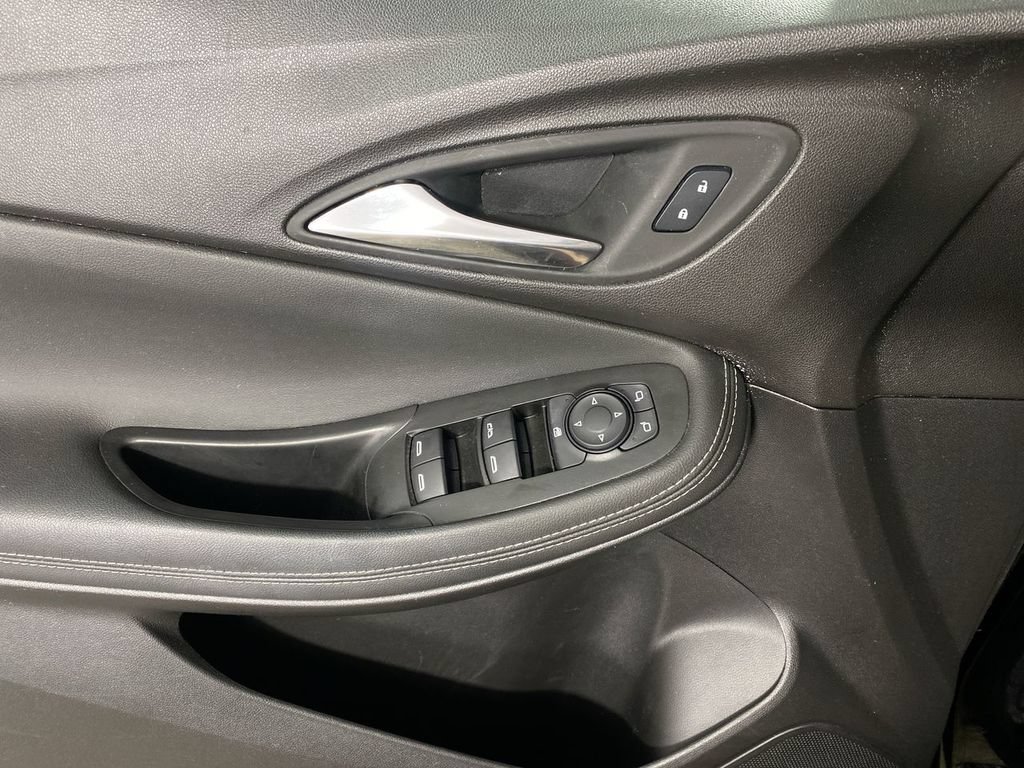 Certified 2024 Buick Encore GX Preferred w/ Comfort Package FWD image 13