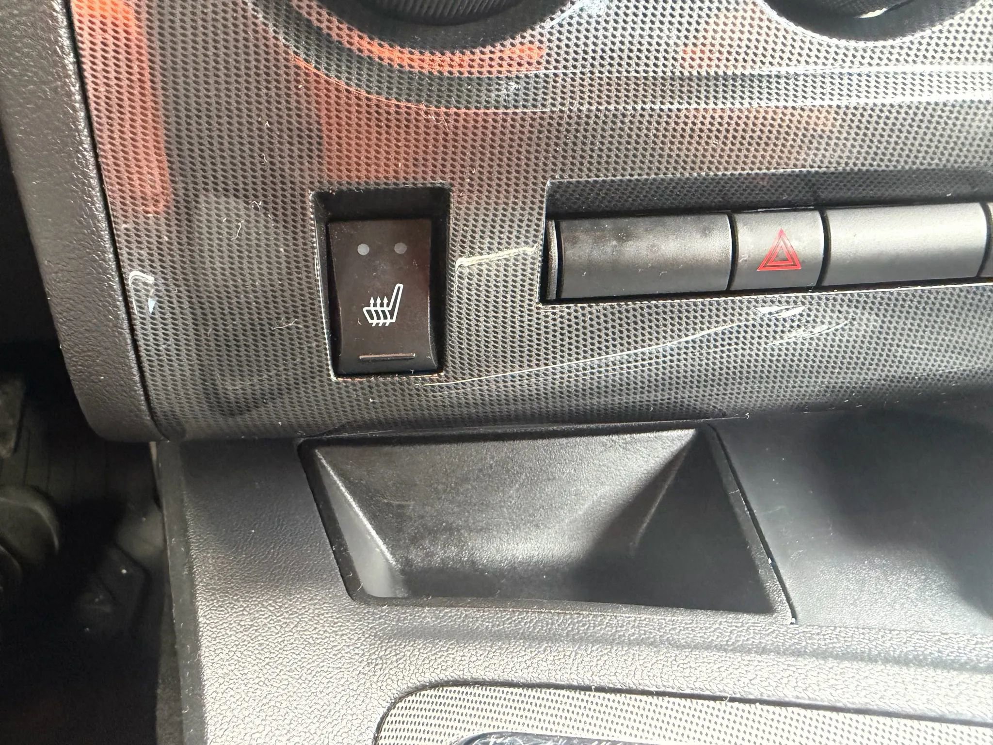 Used 2010 Dodge Challenger SE image 16