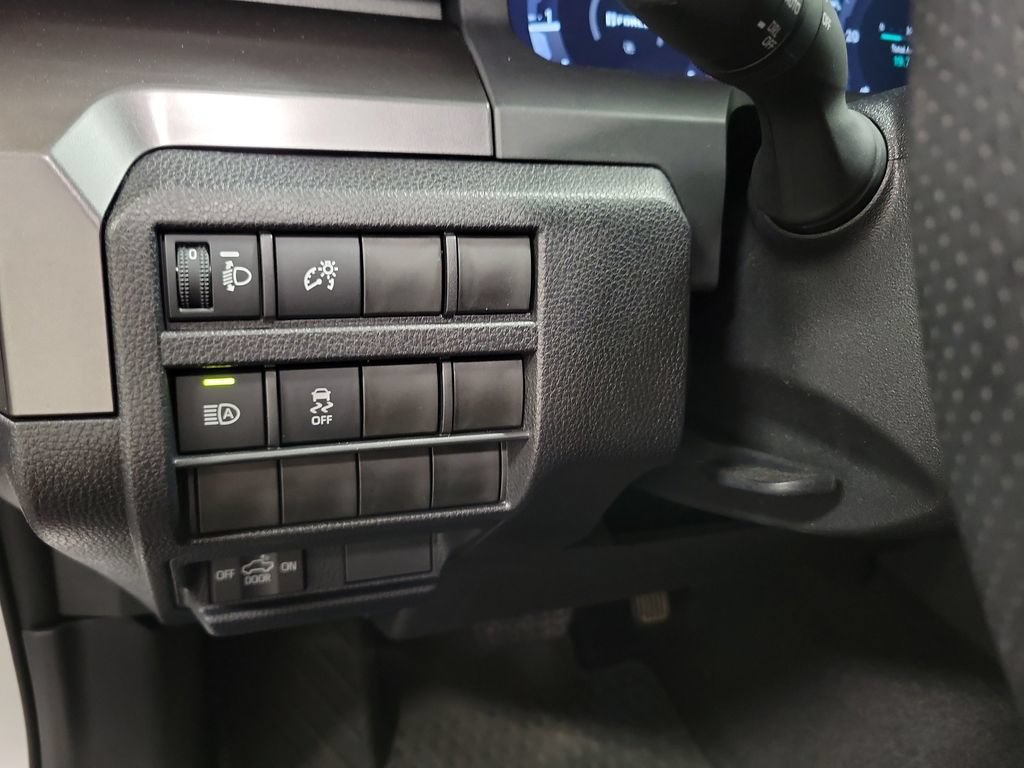 Used 2025 Toyota Tacoma TRD Off-Road AWD/4WD image 29