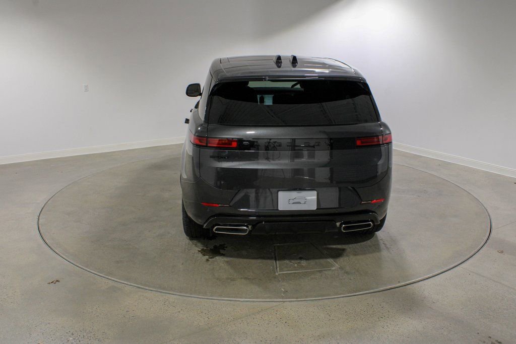New 2026 Land Rover Range Rover Sport Dynamic SE image 4
