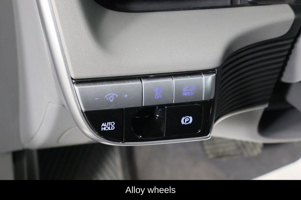Used 2024 Hyundai Ioniq 5 SEL image 17