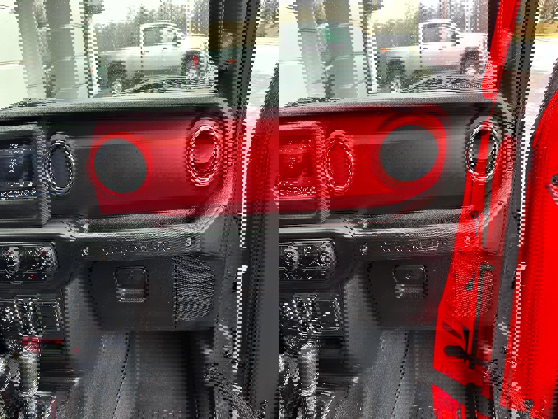 Used 2018 Jeep Wrangler Unlimited Rubicon image 29