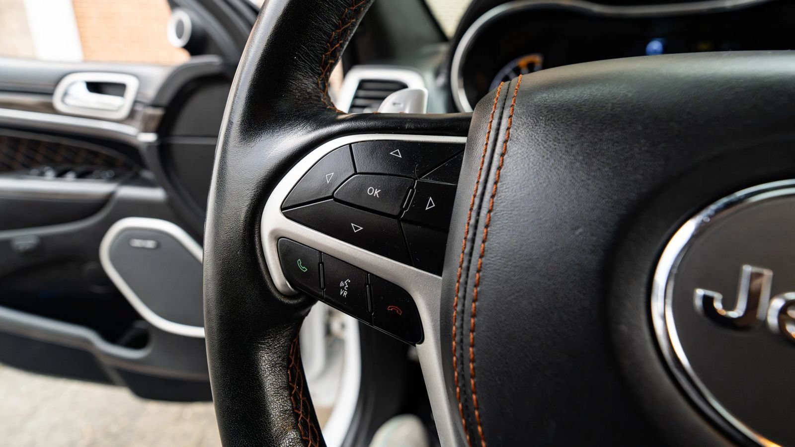 Used 2020 Jeep Grand Cherokee Summit AWD/4WD image 50