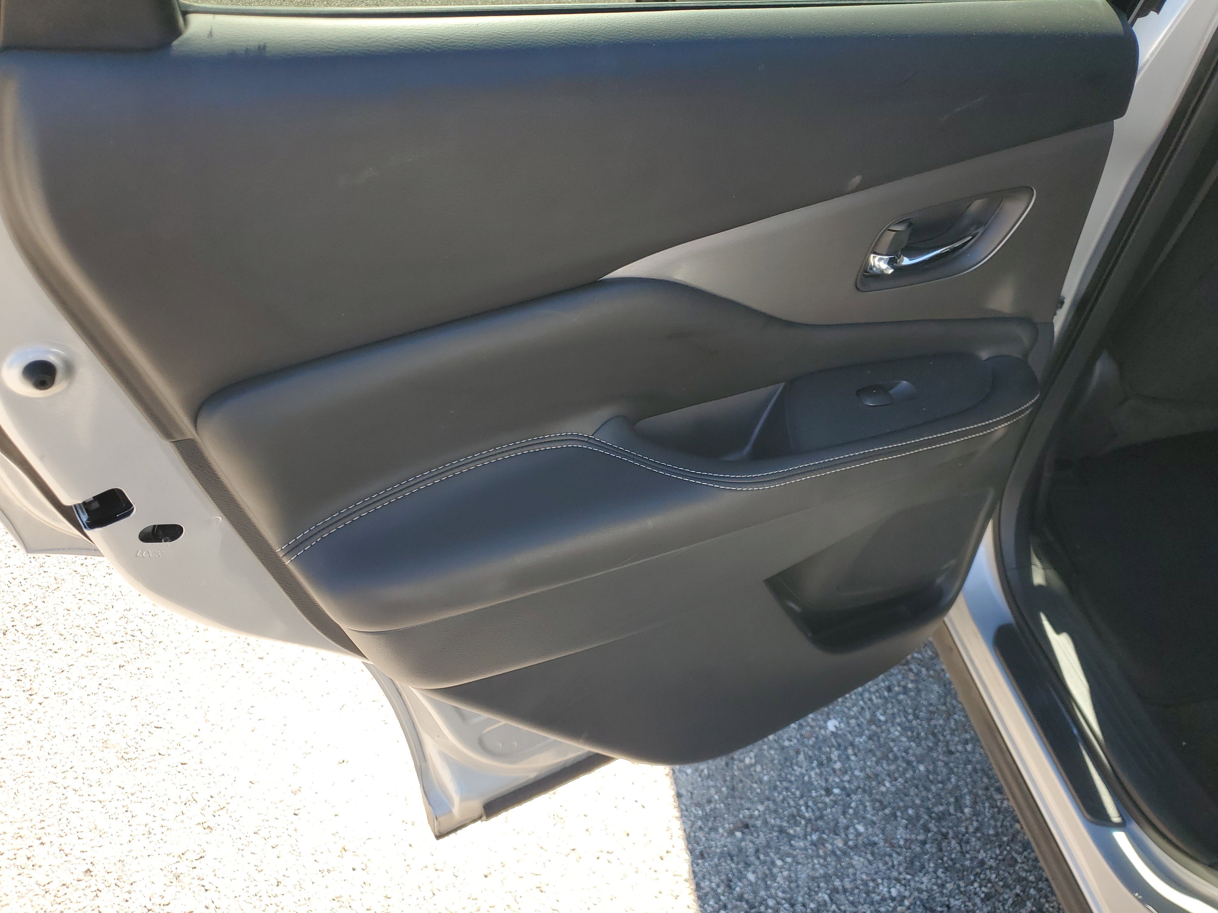 Used 2019 Nissan Murano SV image 18