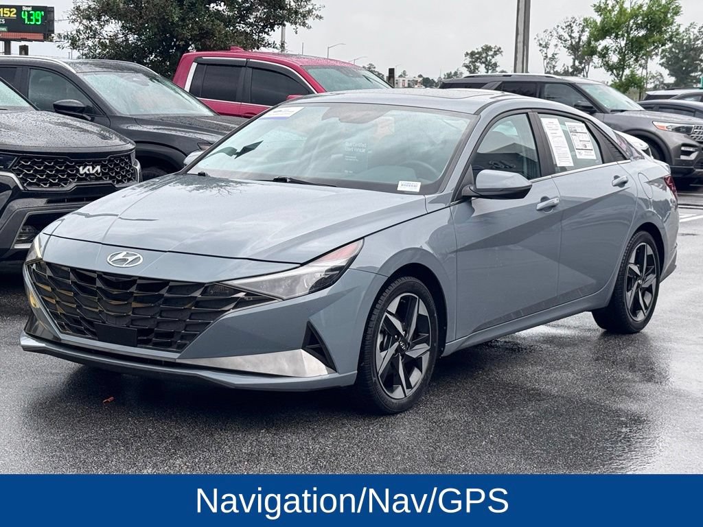 Used 2023 Hyundai Elantra Limited w/ Cargo Package FWD image 4