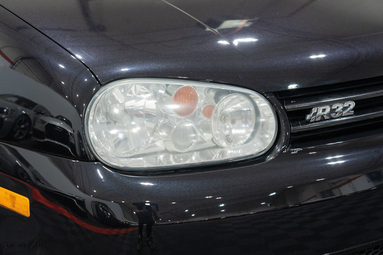 Used 2004 Volkswagen R32 AWD/4WD image 12