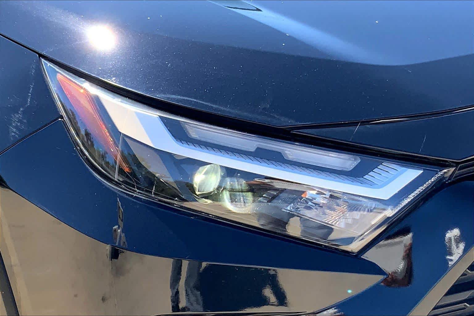 Used 2022 Toyota RAV4 XLE Premium AWD/4WD image 27