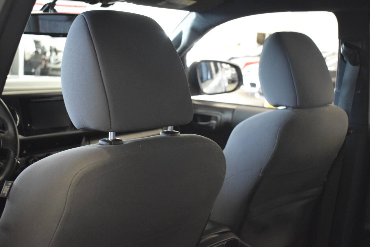 Used 2017 Toyota Tacoma TRD Off-Road image 71