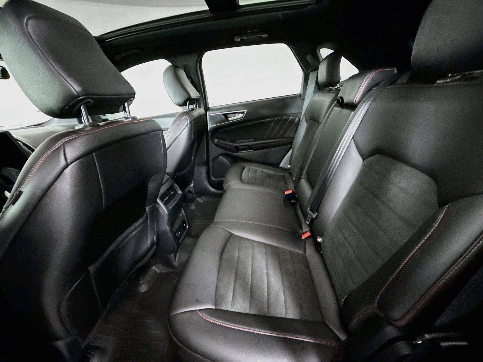 Used 2021 Ford Edge ST-Line FWD image 32