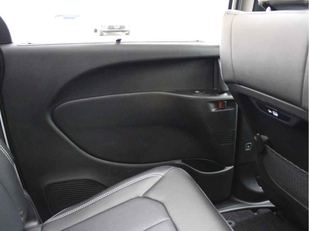 New 2026 Chrysler Pacifica Select AWD/4WD image 31
