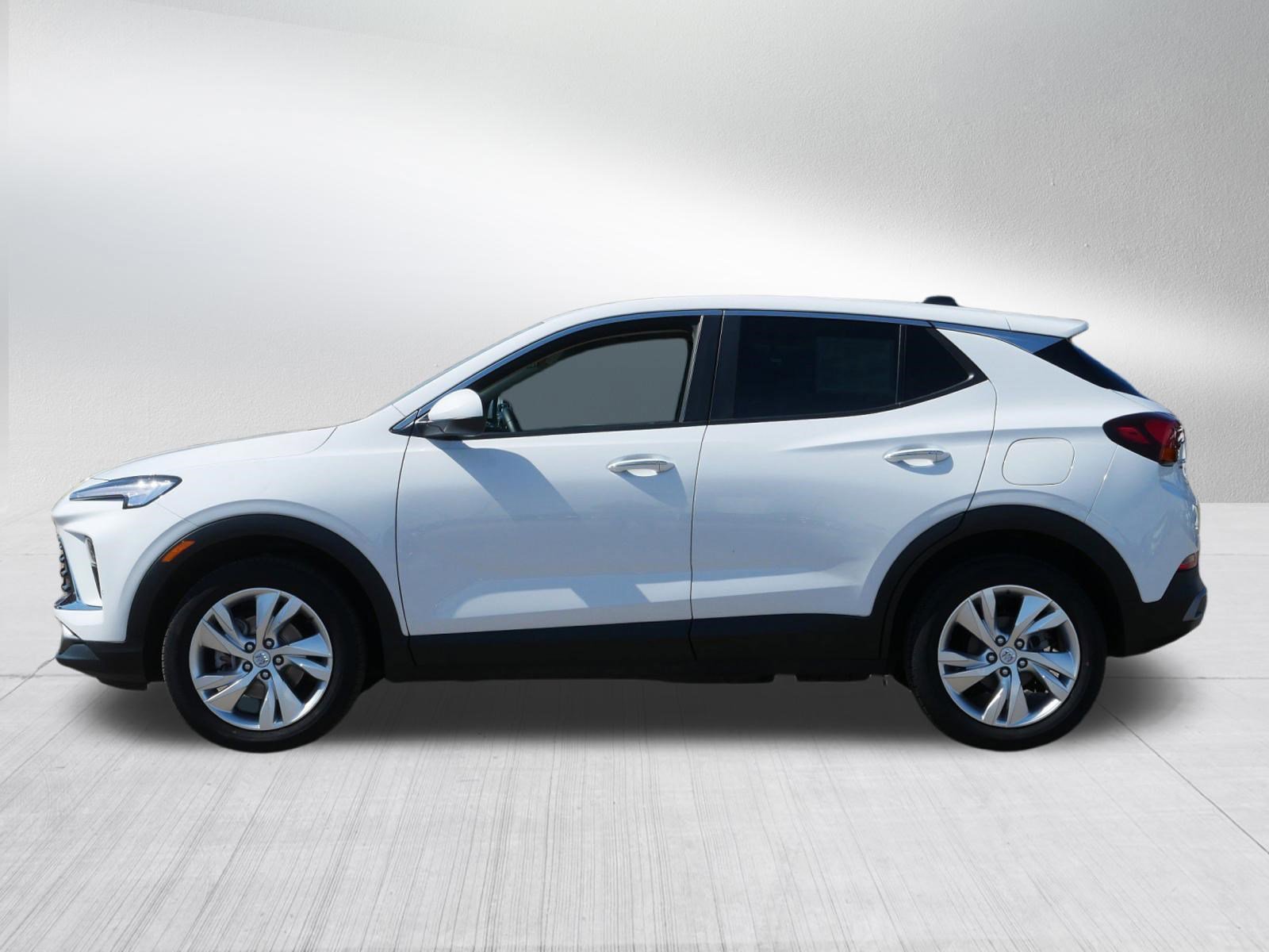 Used 2025 Buick Encore GX Preferred AWD/4WD image 4