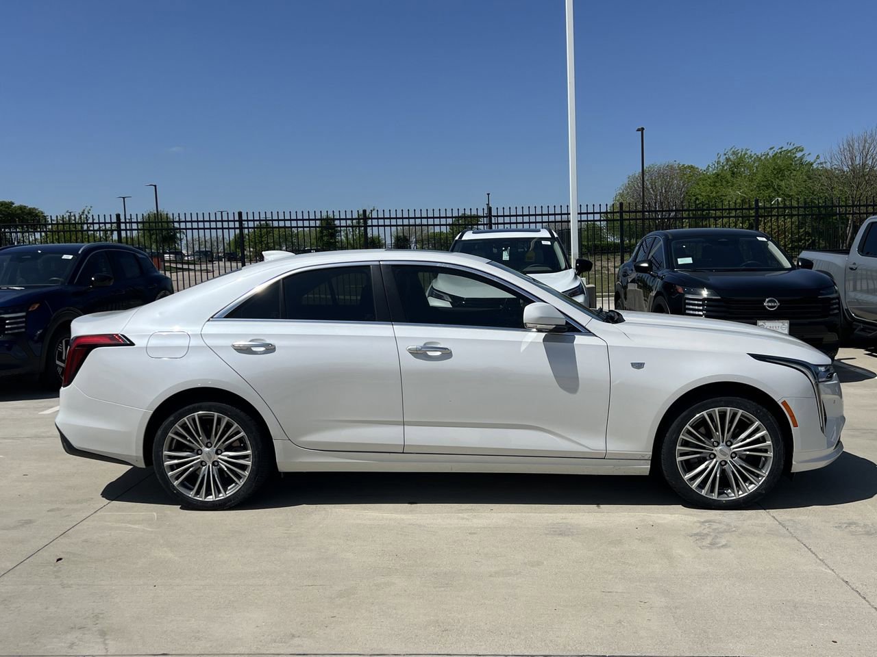 Used 2022 Cadillac CT4 Premium Luxury image 3