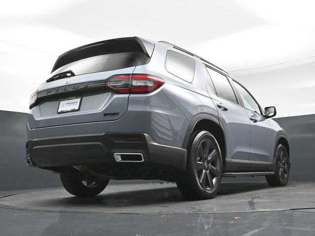 Used 2025 Honda Pilot Sport image 31