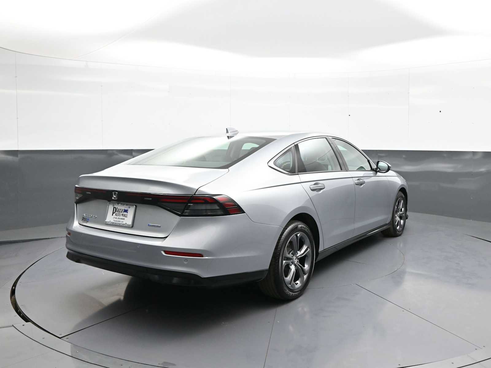 Used 2025 Honda Accord EX-L image 6