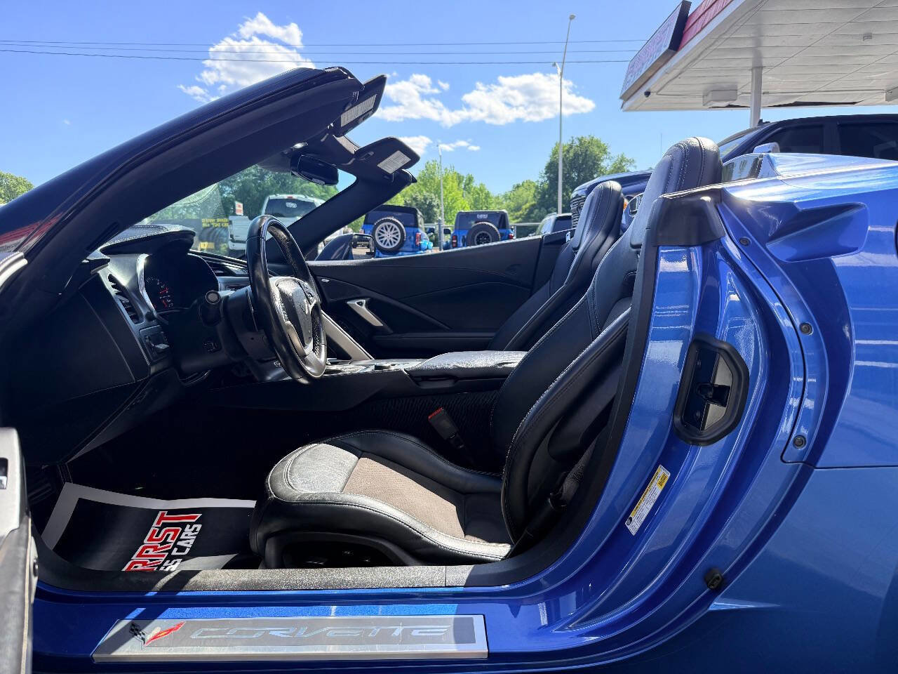 Used 2015 Chevrolet Corvette Stingray Convertible w/ 2LT Preferred Equipment Group RWD image 26