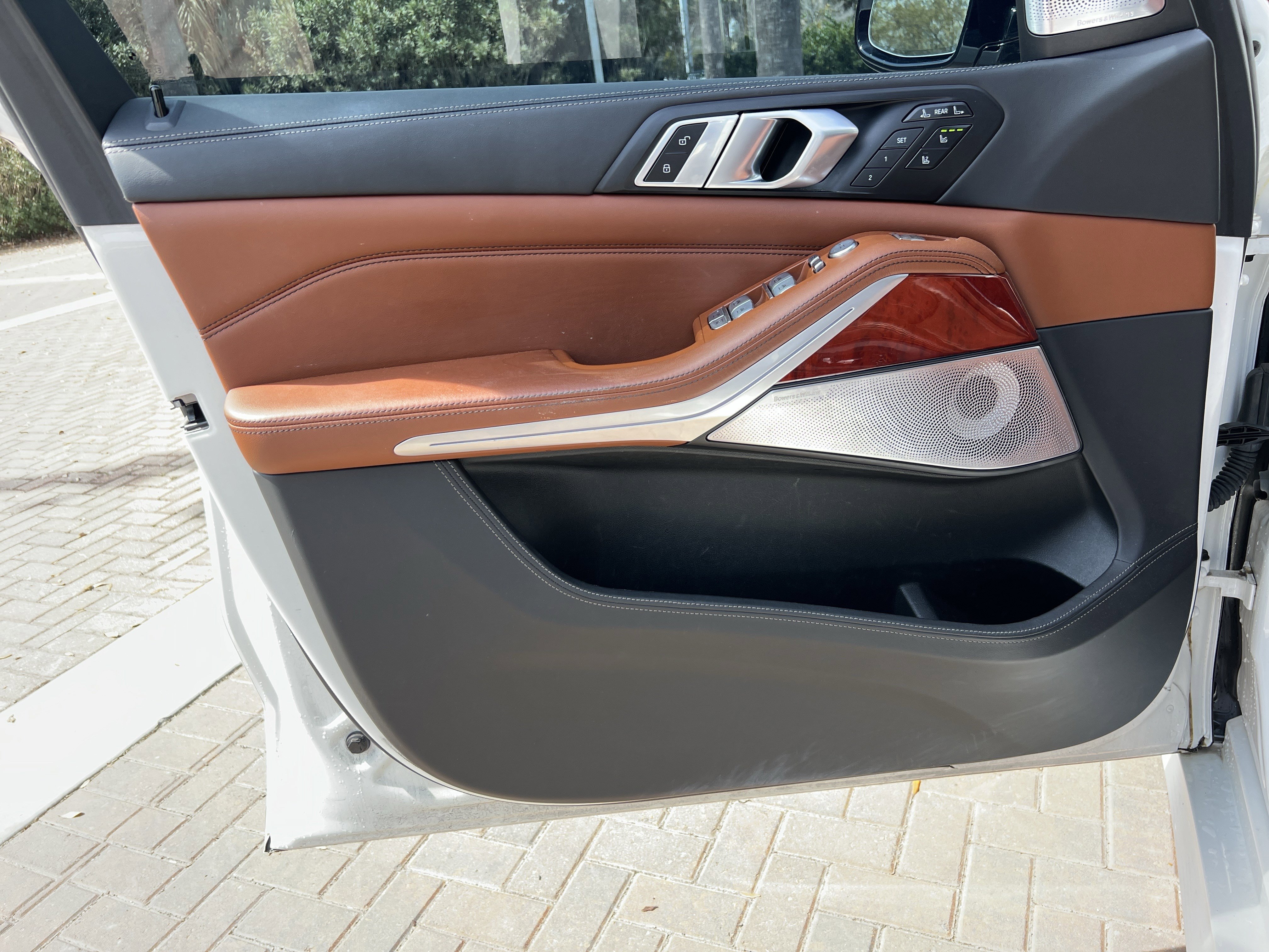 Used 2024 BMW ALPINA XB7 image 13