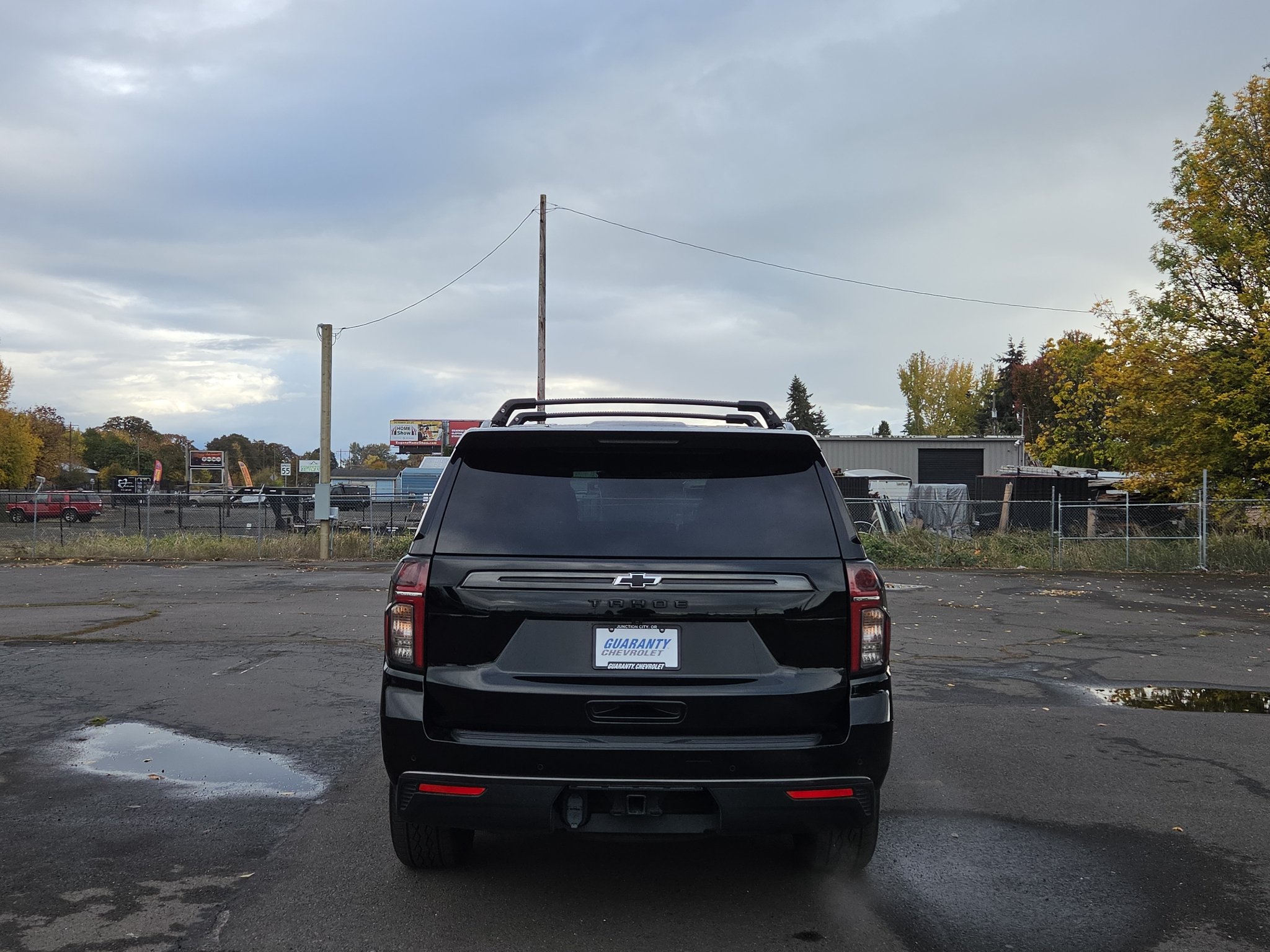 Used 2022 Chevrolet Tahoe Z71 w/ Luxury Package AWD/4WD image 9