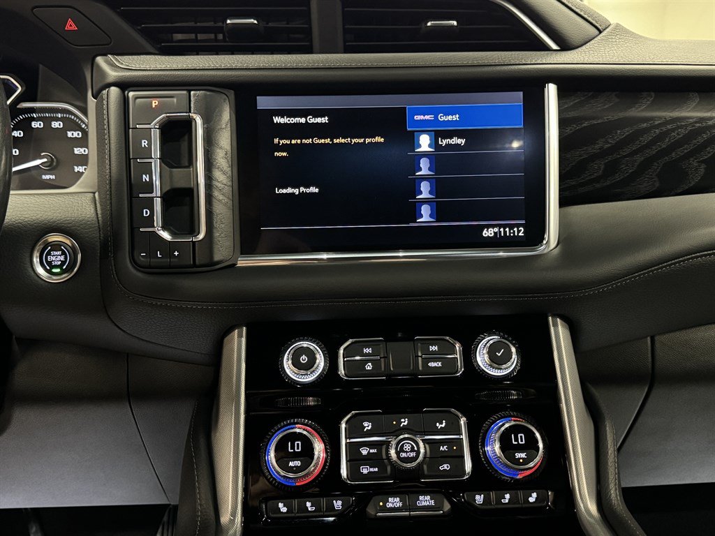 Used 2021 GMC Yukon Denali w/ Denali Ultimate Package AWD/4WD image 39