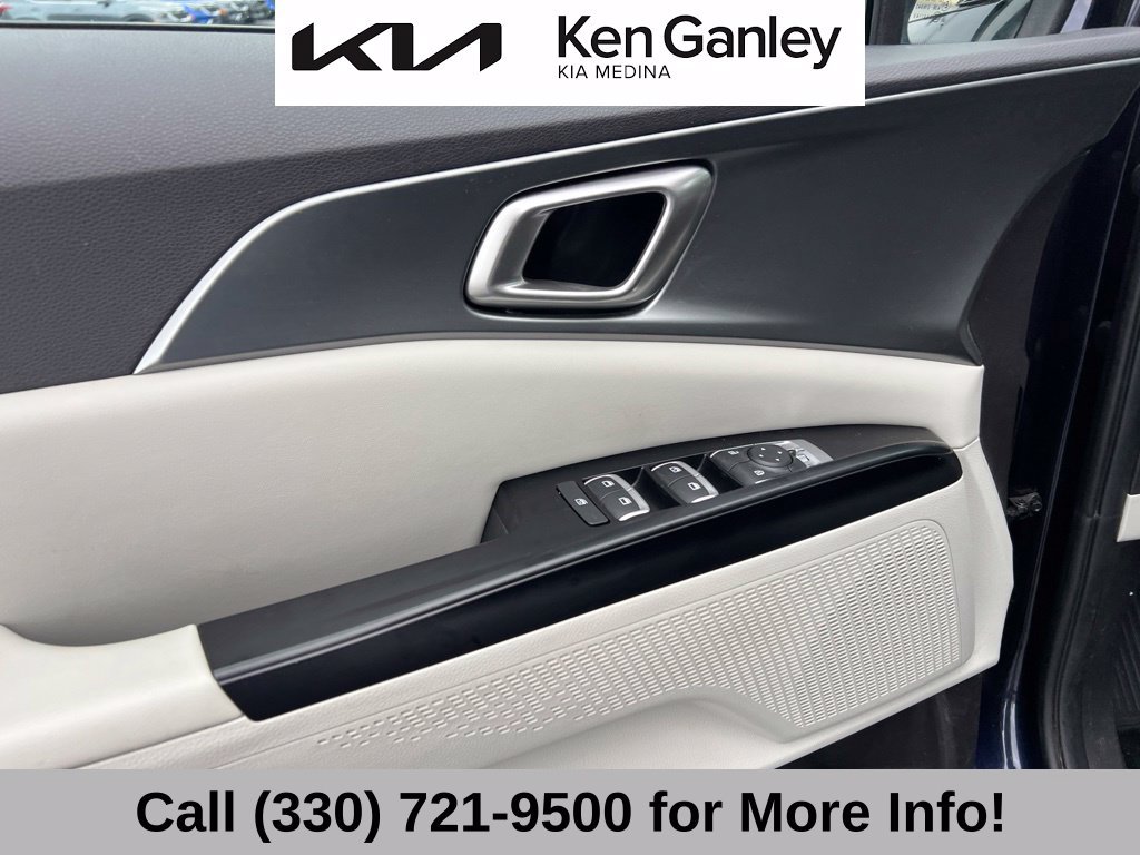Certified 2024 Kia Carnival LX FWD image 25