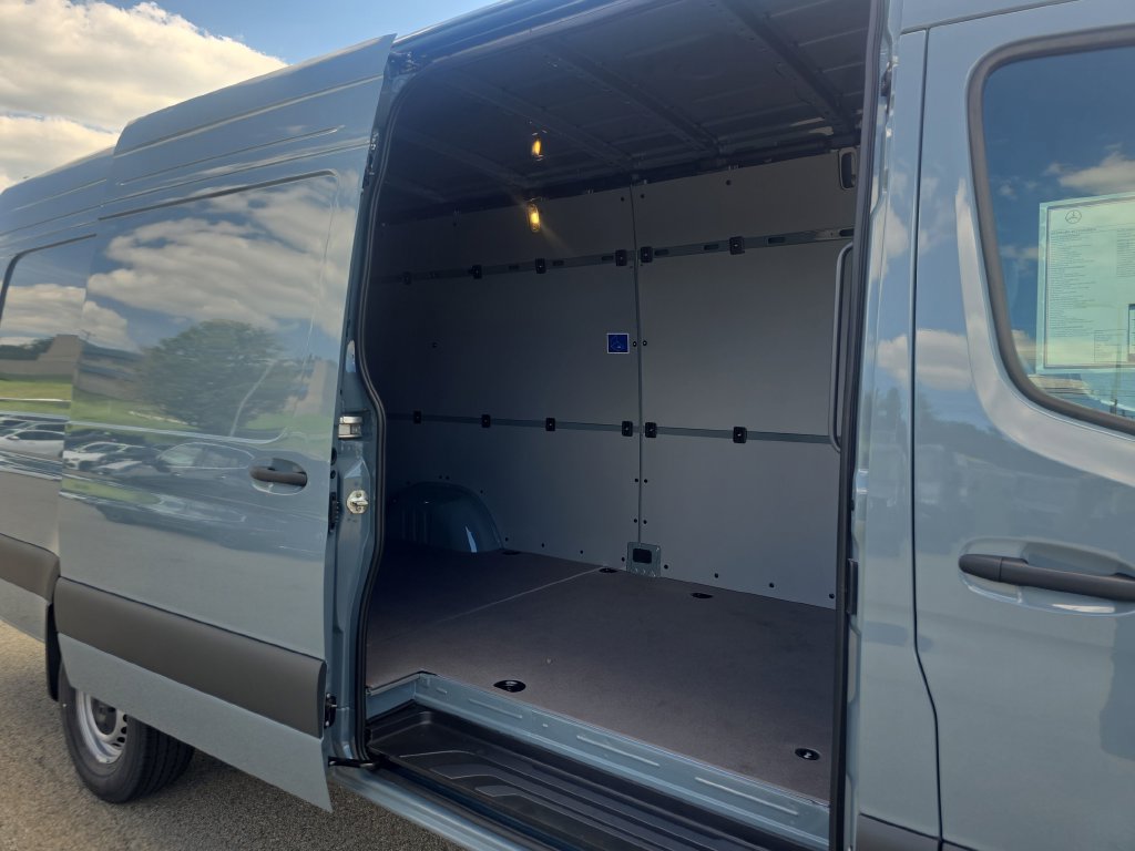 New 2026 Mercedes-Benz Sprinter 2500 image 22