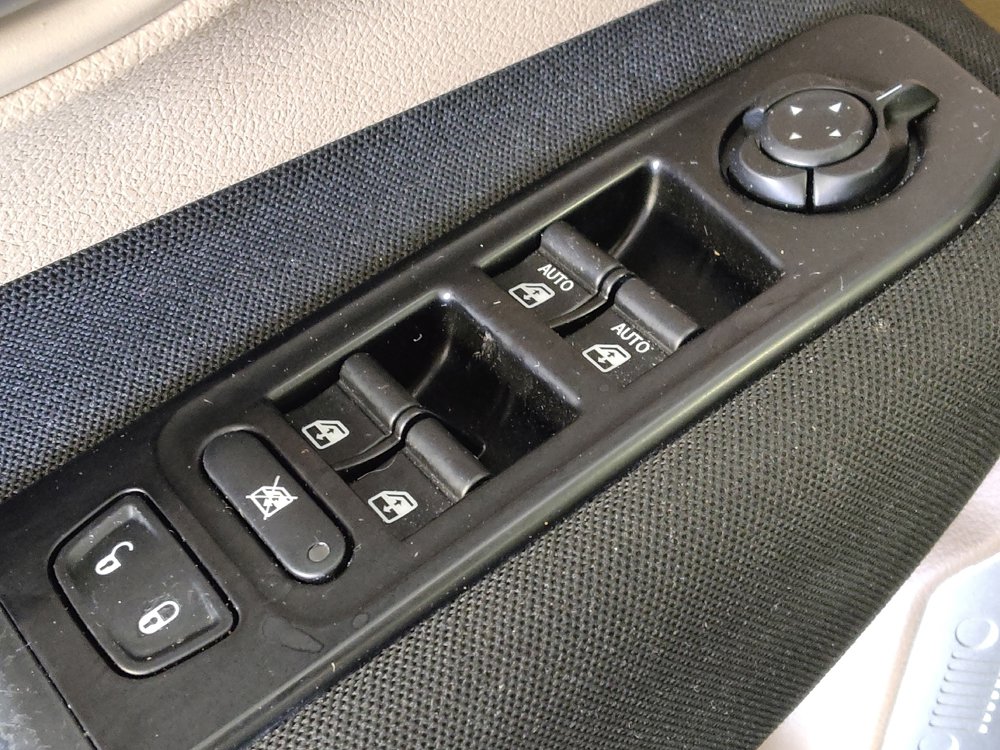 Used 2020 Jeep Renegade Latitude w/ Popular Equipment Group FWD image 27