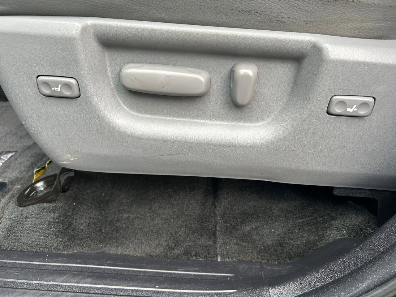 Used 2015 Toyota Sequoia Platinum AWD/4WD image 11