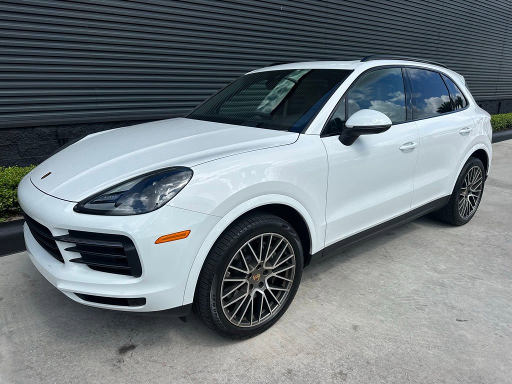 Certified 2023 Porsche Cayenne Platinum Edition image 7