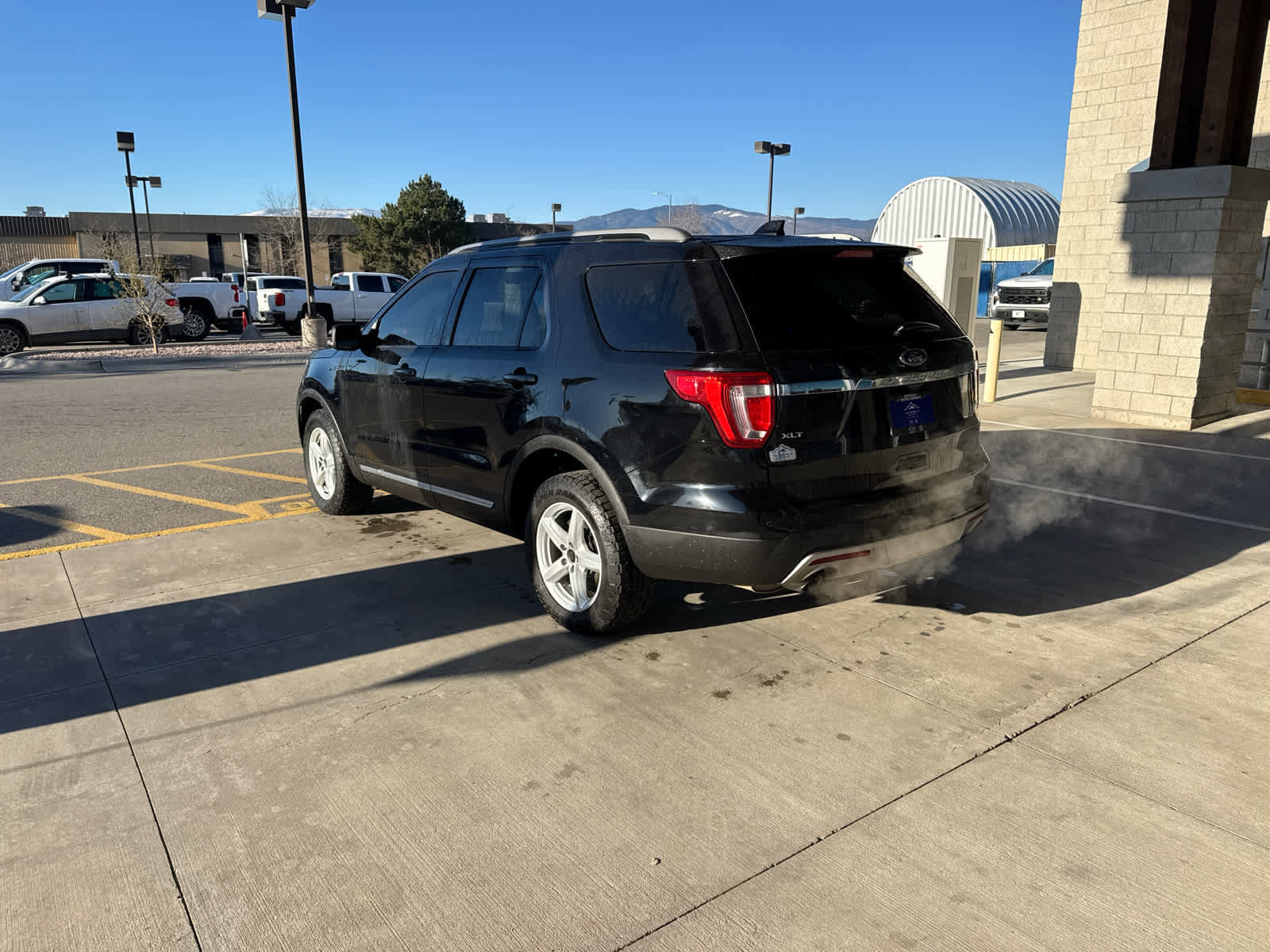 Used 2017 Ford Explorer XLT w/ Equipment Group 201A image 6