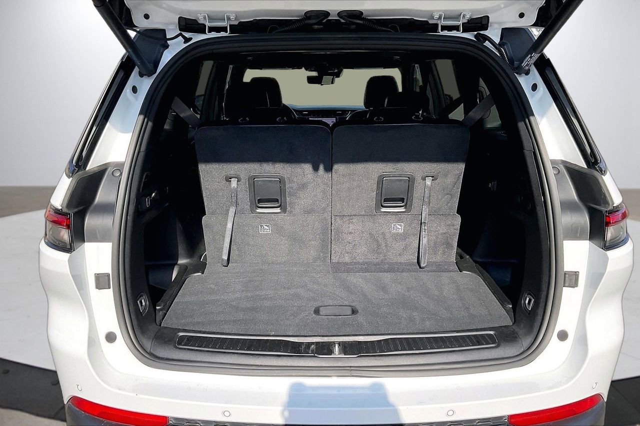 Certified 2025 Jeep Grand Cherokee L Limited w/ Luxury Tech Group II image 28