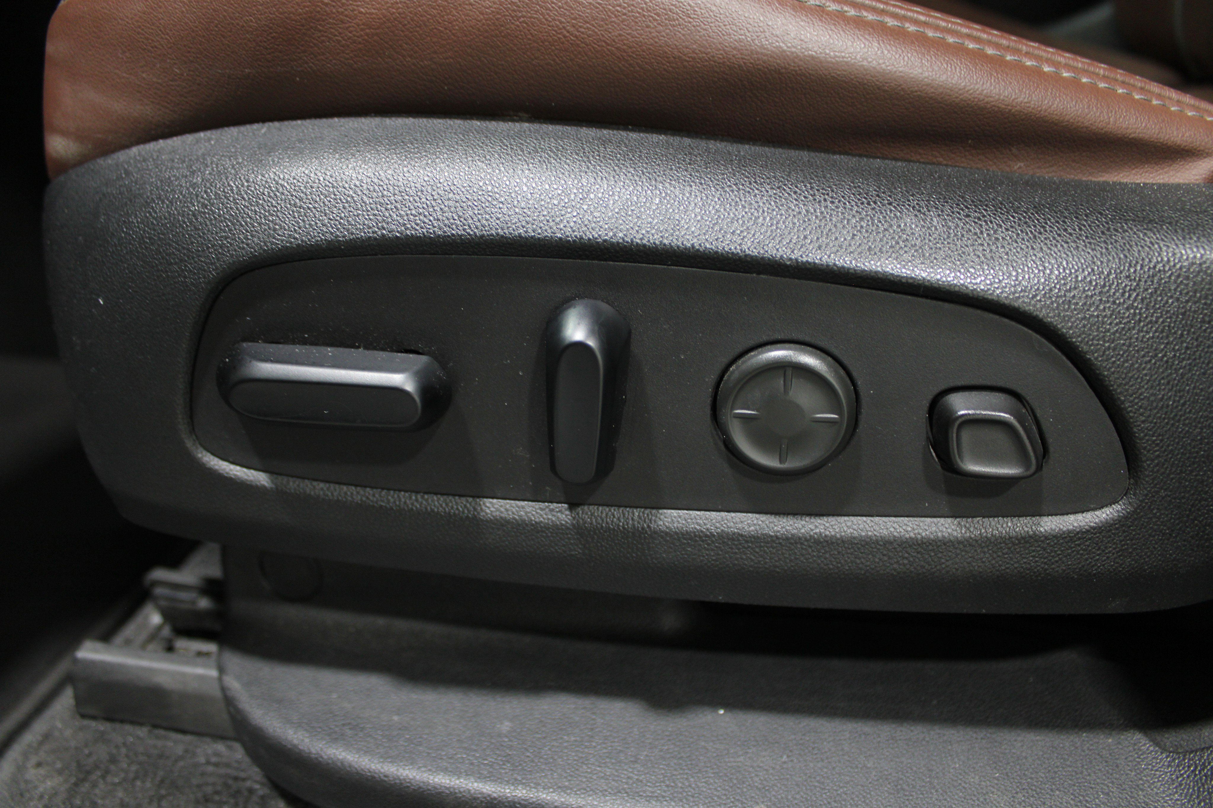 Used 2020 Buick Enclave Avenir w/ Trailering Package, 5000 lbs. image 4