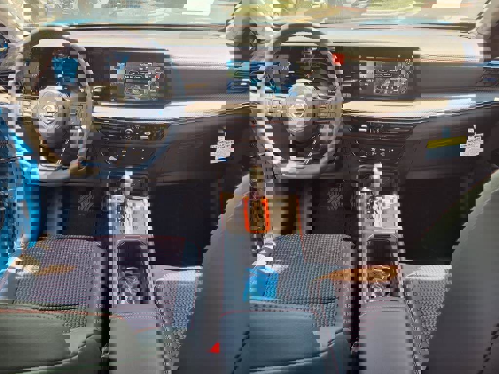 New 2025 Nissan Kicks SR image 7