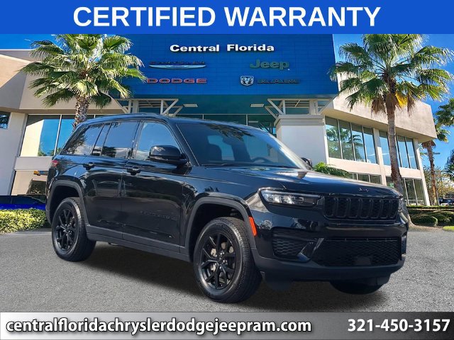 Certified 2025 Jeep Grand Cherokee Altitude AWD/4WD image 1