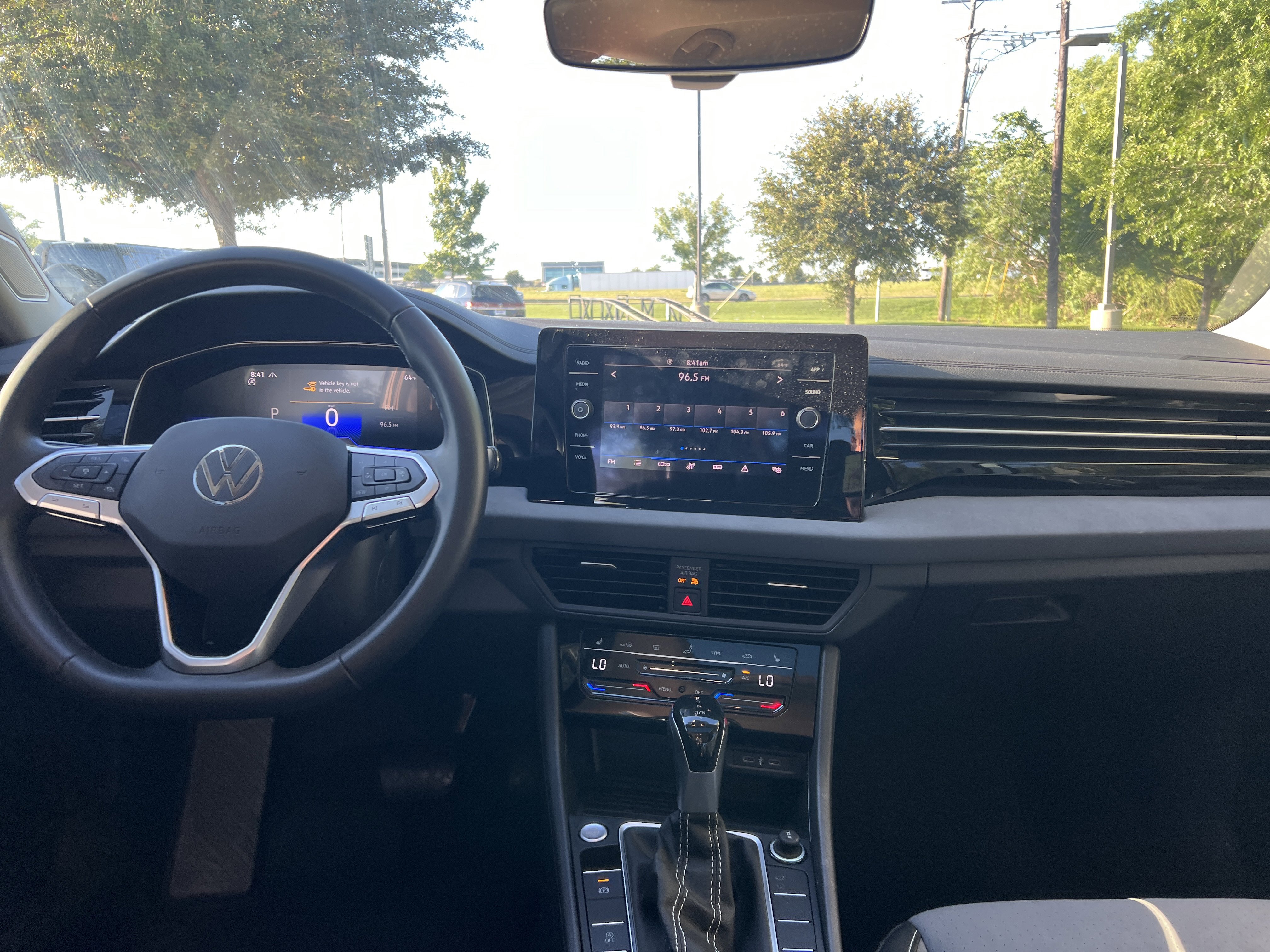 Used 2025 Volkswagen Jetta SE w/ Sunroof Package FWD image 27