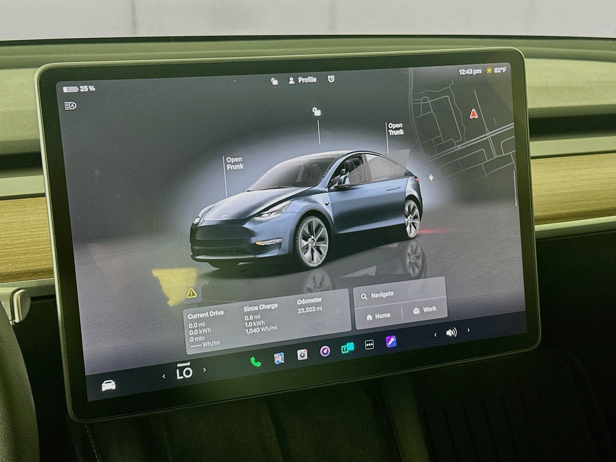 Used 2024 Tesla Model Y Long Range AWD/4WD image 18