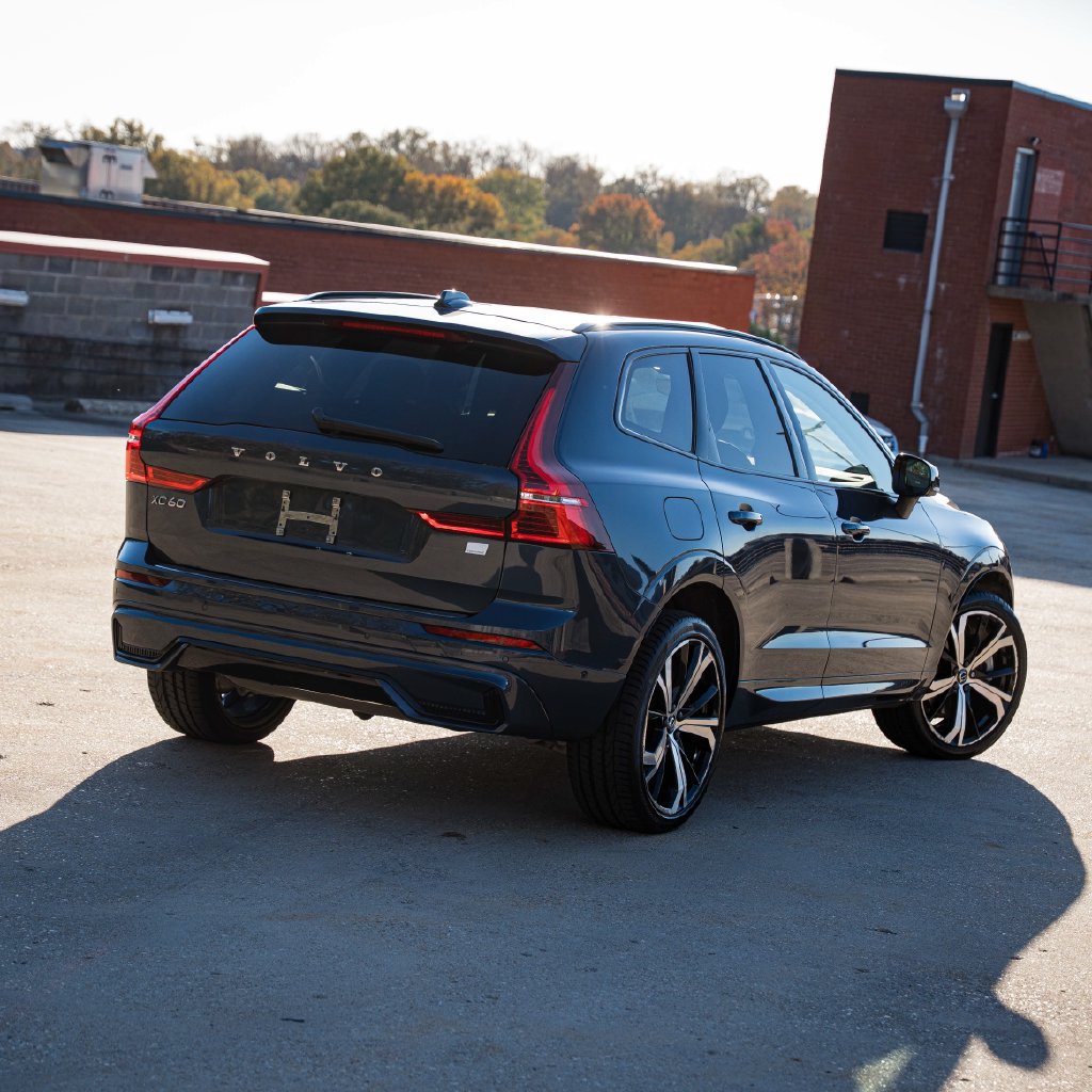 Certified 2024 Volvo XC60 T8 Ultimate w/ Protection Package Premier AWD/4WD image 10